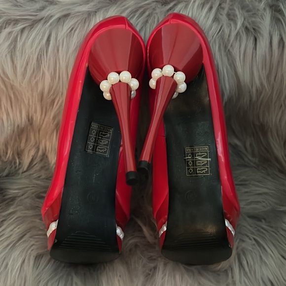 Red Kiss Footwear Pearl Red Platform Heels size 10 - Picture 2 of 9